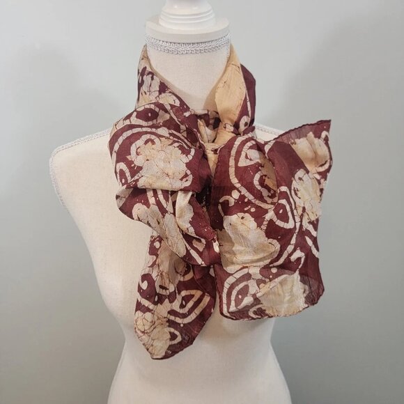MONA Scarf 100% Silk Rectangle Scarf Red Geometric Design Made in India - Picture 2 of 6